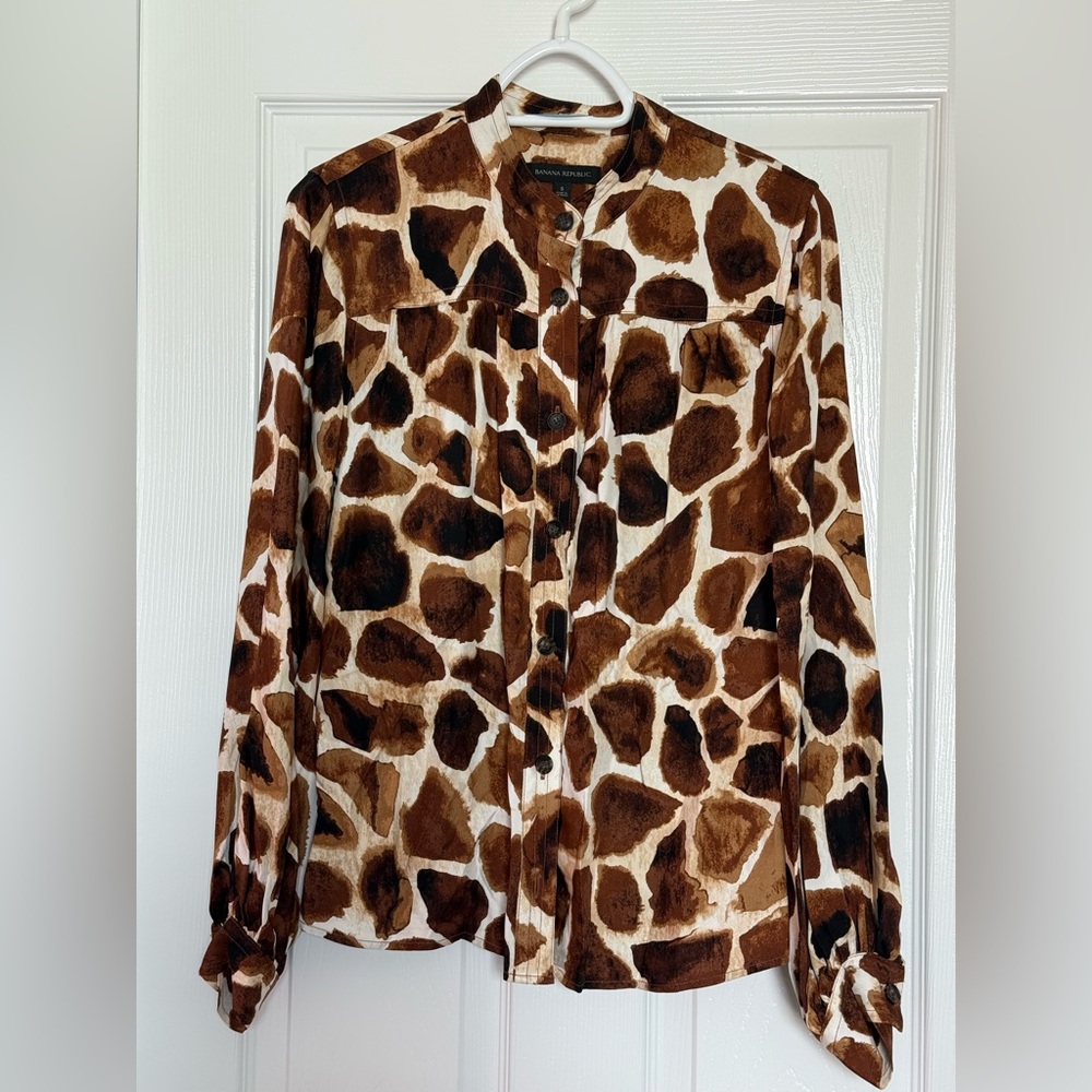 NWOT Banana Republic Brown and Cream Animal Print Blouse